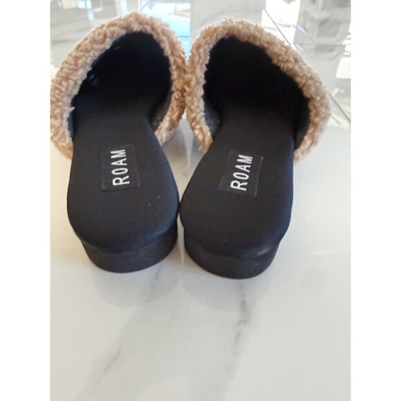 ROAM Shearling Slippers Mules Slides Sz 6 Tan/Black - Picture 5 of 8